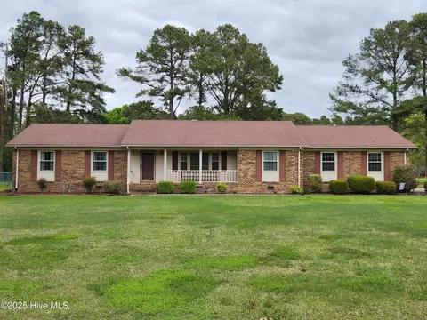 108 Pineview Dr, Elizabeth City, NC 27909