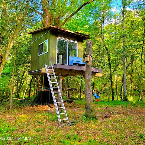 857 Mill River Rd, Jacksonville, NC 28540