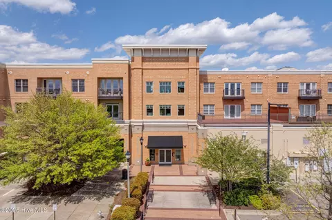 6832 Main St UNIT 225, Wilmington, NC 28405