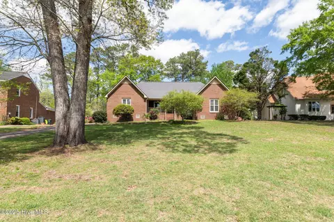 204 Castle Ridge Rd, New Bern, NC 28562