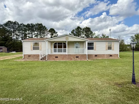 5050 Bear Grass Rd, Williamston, NC 27892