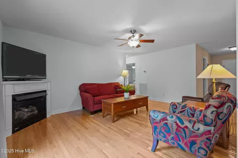 Living - 15 Garner Ln, Pinehurst, NC 28374 photo 3 of 3