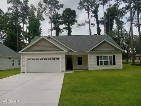 525 Vineland Dr, Whiteville, NC 28472