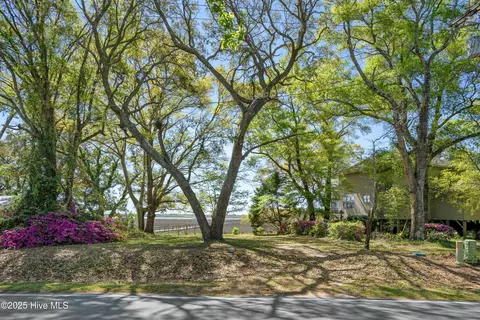 703 Shoreline Dr W, Sunset Beach, NC 28468