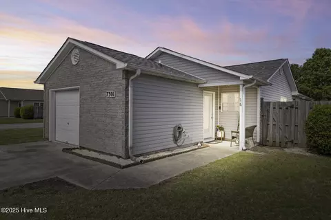 7301 Vespar Ct, Wilmington, NC 28411