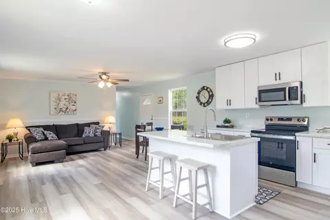 202 Mcgregor Rd, Castle Hayne, NC 28429 photo 6