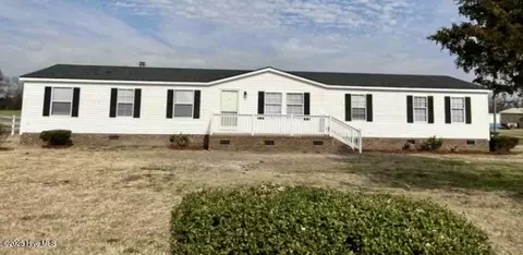 1011 Howell Rd, Tarboro, NC 27886