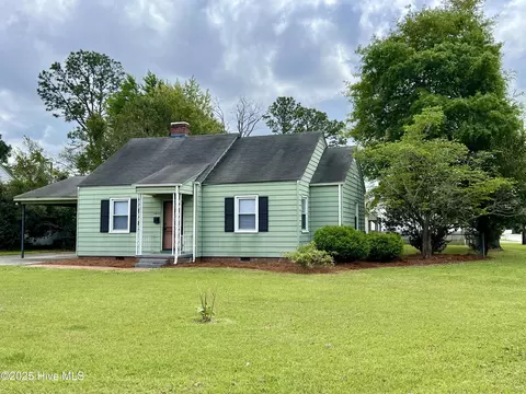 1415 Mcarthur Ave, New Bern, NC 28560