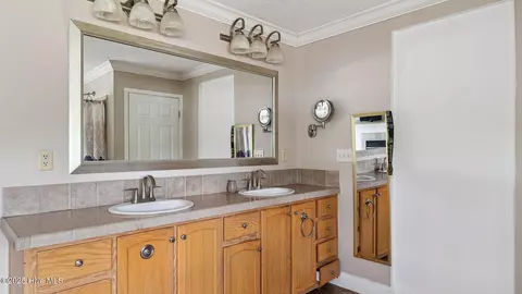 Bath - 4657 Ray Rd, Spring Lake, NC 28390 photo 2 of 4