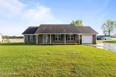 413 Wyse Fork Rd, Trenton, NC 28585