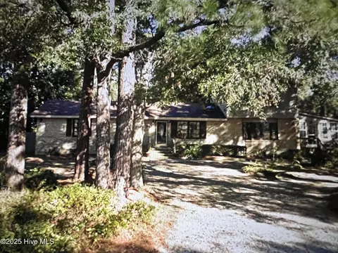 809 Seabreeze Rd N, Wilmington, NC 28409