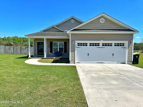 109 Conley Hills Dr, Richlands, NC 28574