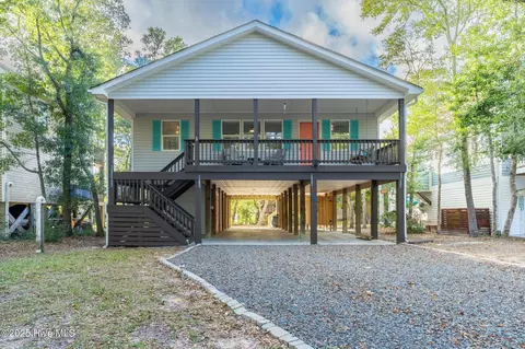 111 SW 24th St, Oak Island, NC 28465