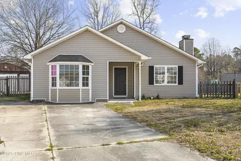 110 Vauhan Ct, Jacksonville, NC 28540