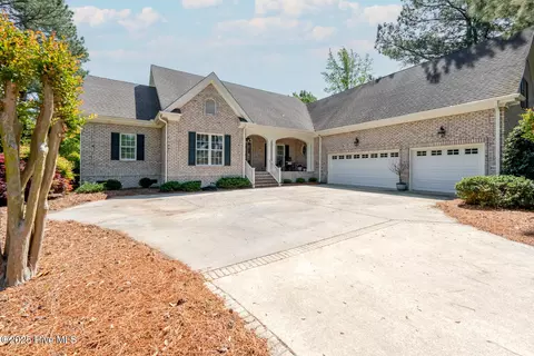 205 Maple Creek Dr, Wallace, NC 28466