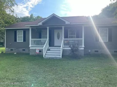 14800 Hunsucker Rd, Laurel Hill, NC 28351