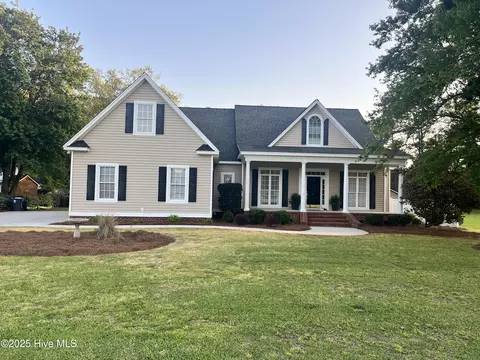 305 Stewart Cir, Whiteville, NC 28472