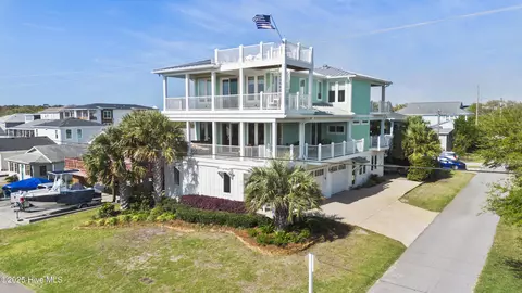 302 S Fourth Ave, Kure Beach, NC 28449