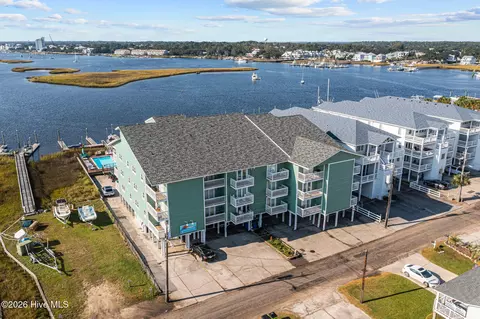111 Florida Ave #10, Carolina Beach, NC 28428
