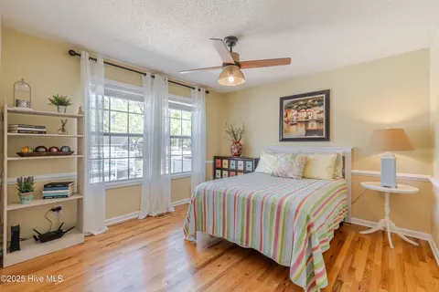 Bedroom - 169 Pearsons Ln, Hampstead, NC 28443 photo 5 of 12