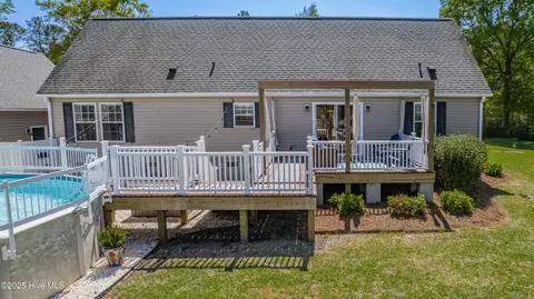 Exterior - 169 Pearsons Ln, Hampstead, NC 28443 photo 10 of 18
