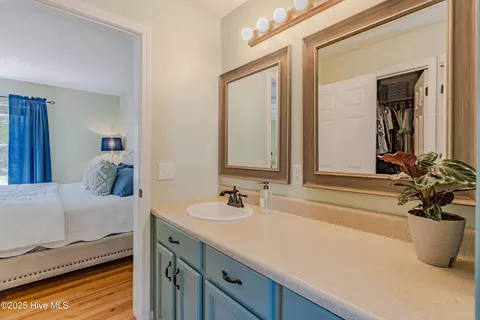Bath - 169 Pearsons Ln, Hampstead, NC 28443 photo 6 of 10