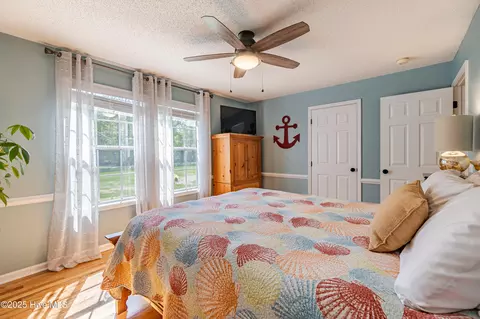 Bedroom - 169 Pearsons Ln, Hampstead, NC 28443 photo 10 of 12