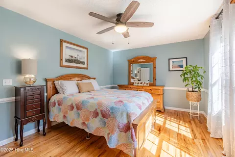 Bedroom - 169 Pearsons Ln, Hampstead, NC 28443 photo 8 of 12