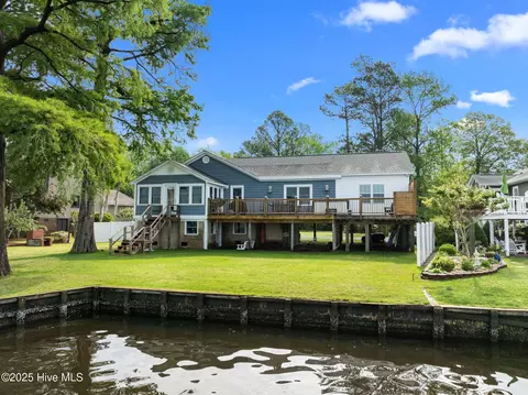 109 Edgewater Beach Rd, Washington, NC 27889
