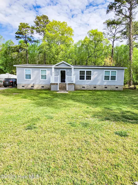 115 Newbern Dr, Knotts Island, NC 27950