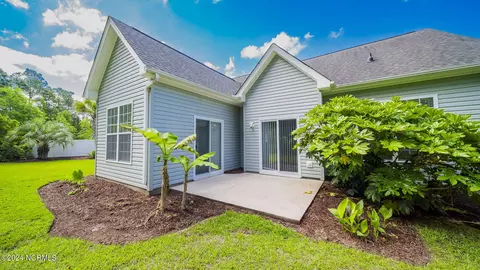 Exterior - 711 E Pipers Gln, Shallotte, NC 28470 photo 4 of 7