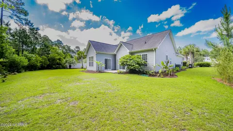 Exterior - 711 E Pipers Gln, Shallotte, NC 28470 photo 5 of 7