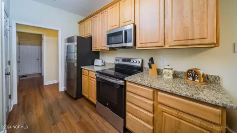 Entry Way - 711 E Pipers Gln, Shallotte, NC 28470 photo 2 of 2