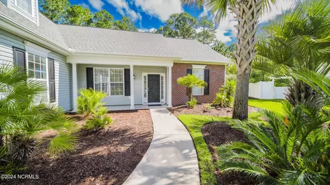 Exterior - 711 E Pipers Gln, Shallotte, NC 28470 photo 2 of 7