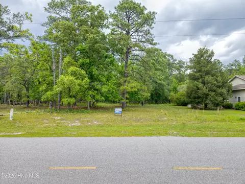 2302 Caracara Dr, New Bern, NC 28560