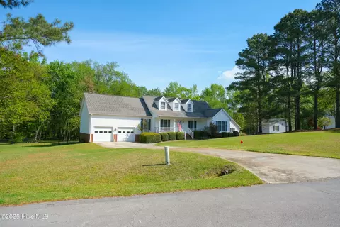 2863 Susan Gray Ct, Kinston, NC 28504