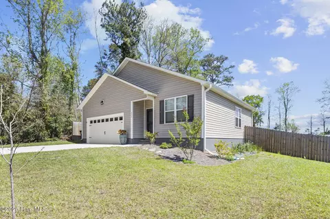 253 Morse Dr, Hubert, NC 28539 photo 2
