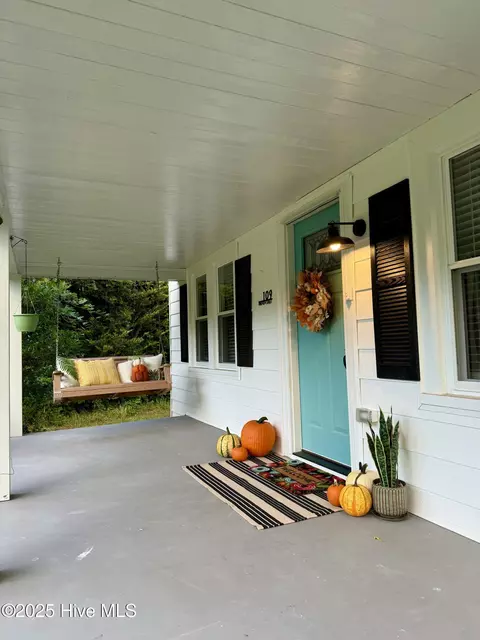Exterior - 109 Pineview St, Havelock, NC 28532 photo 2 of 13