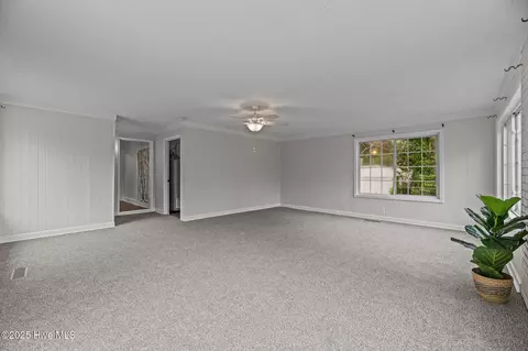 Living - 109 Pineview St, Havelock, NC 28532 photo 5 of 7