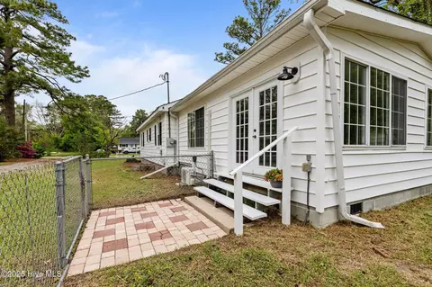 Exterior - 109 Pineview St, Havelock, NC 28532 photo 11 of 13