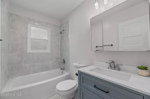 Bath - 109 Pineview St, Havelock, NC 28532 photo 1 of 1