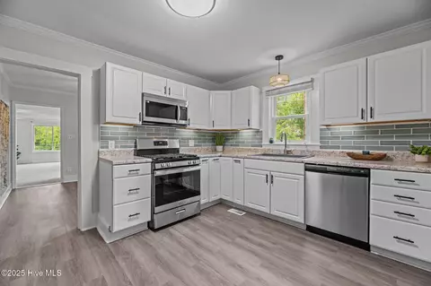 Kitchen - 109 Pineview St, Havelock, NC 28532 photo 1 of 6