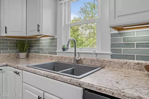 Kitchen - 109 Pineview St, Havelock, NC 28532 photo 6 of 6