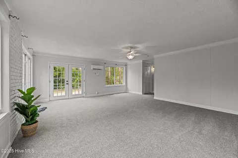 Living - 109 Pineview St, Havelock, NC 28532 photo 6 of 7