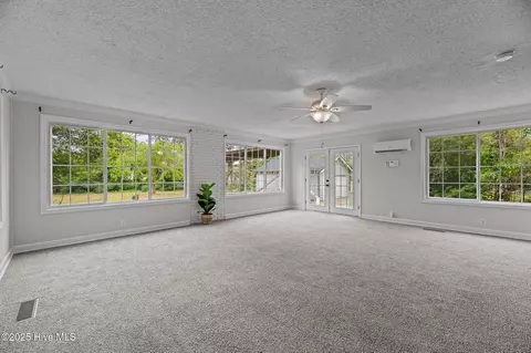 Living - 109 Pineview St, Havelock, NC 28532 photo 7 of 7