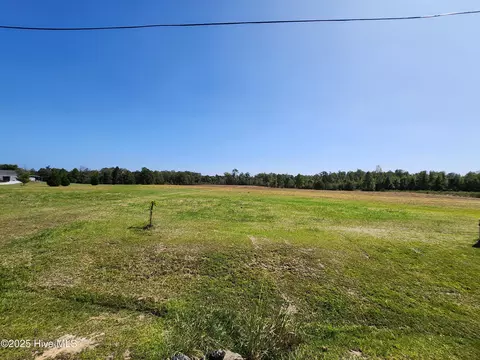 240 Deppe Farm Rd, Maysville, NC 28555