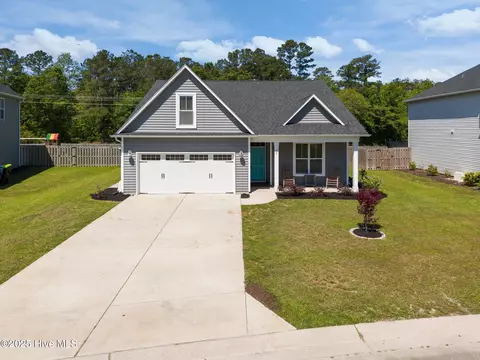 52 St Lawrence Dr, Rocky Point, NC 28457