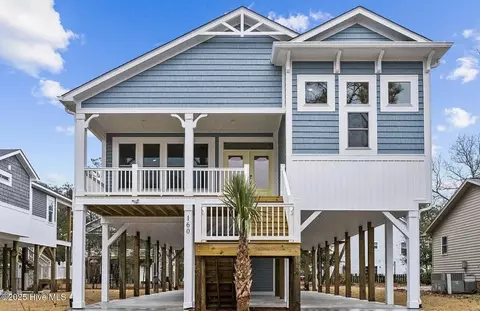 212 NE 57th St, Oak Island, NC 28465