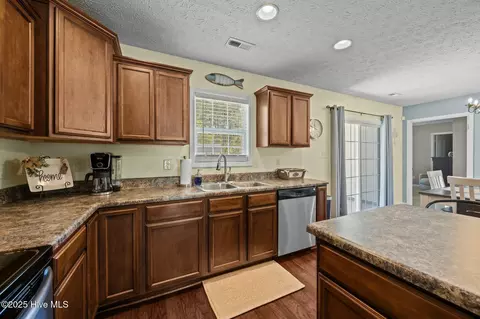 111 Apple Dr, Havelock, NC 28532 photo 9