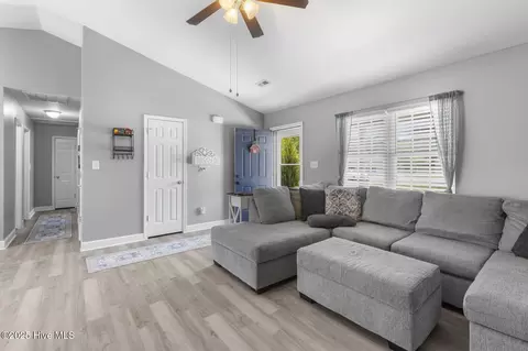 217 Michel Ct, Hubert, NC 28539 photo 9